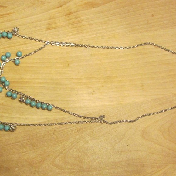 BANANA REPLUBLIC LAYER NECKLACE, SILVERTONE W/FAUX TURQUOIS BEADS - Picture 2 of 4